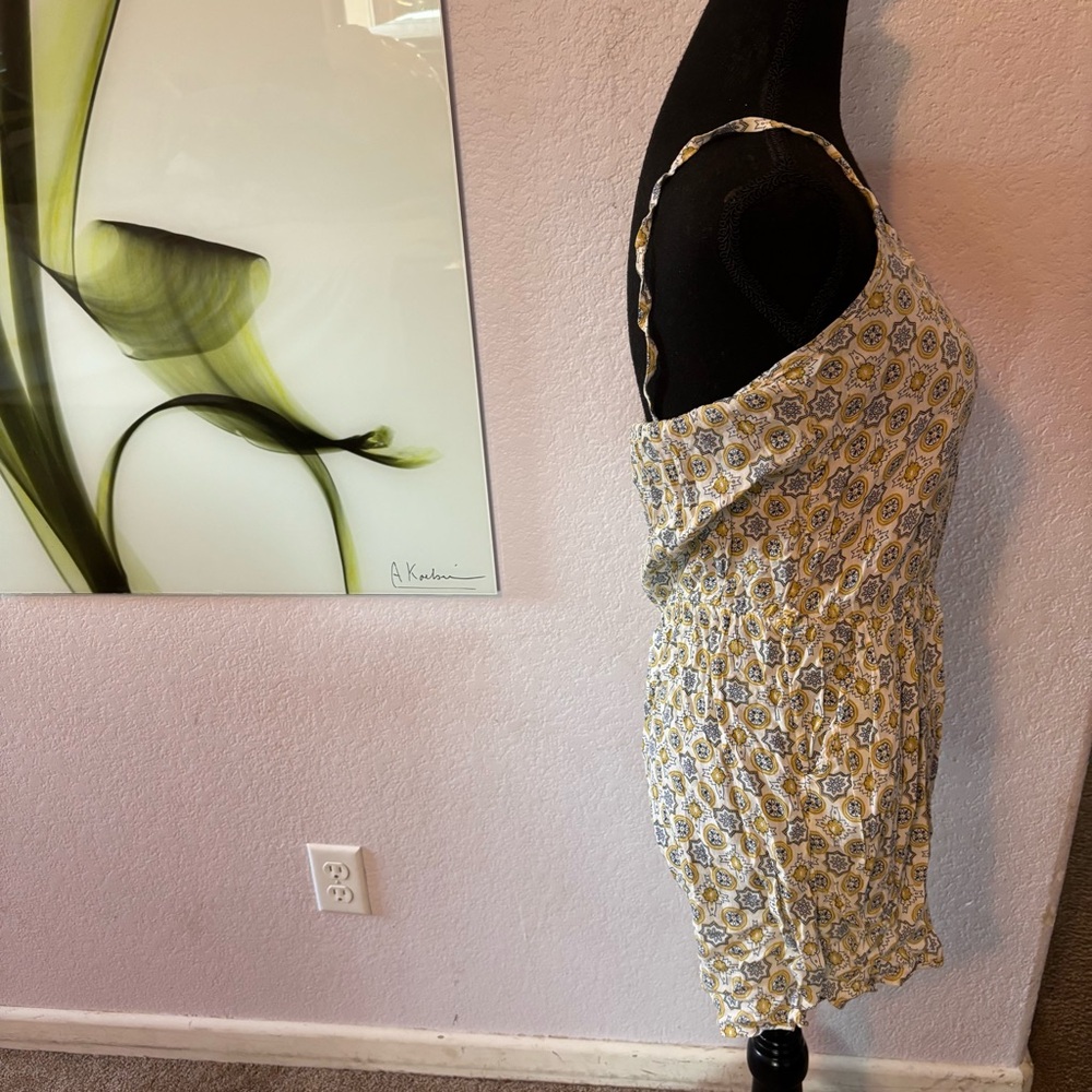 Romper size small - Picture 3 of 5